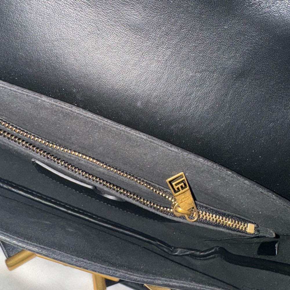 Balmain - Picture 6 of 9